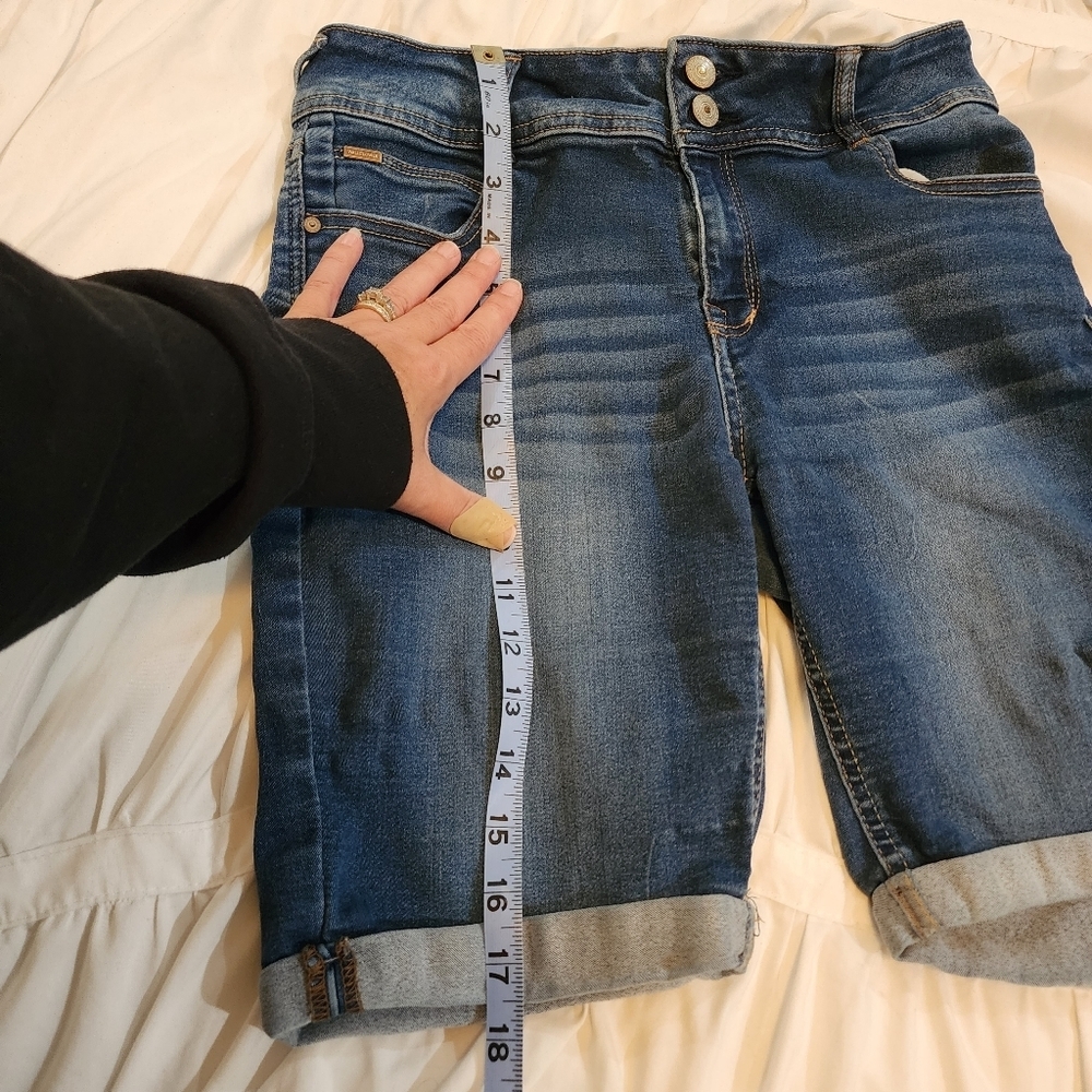 Wallflower Denim Jean shorts Size 9 - Picture 10 of 16